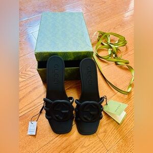 GUCCI WOMEN'S INTERLOCKING G SLIDE SANDAL black Size 9